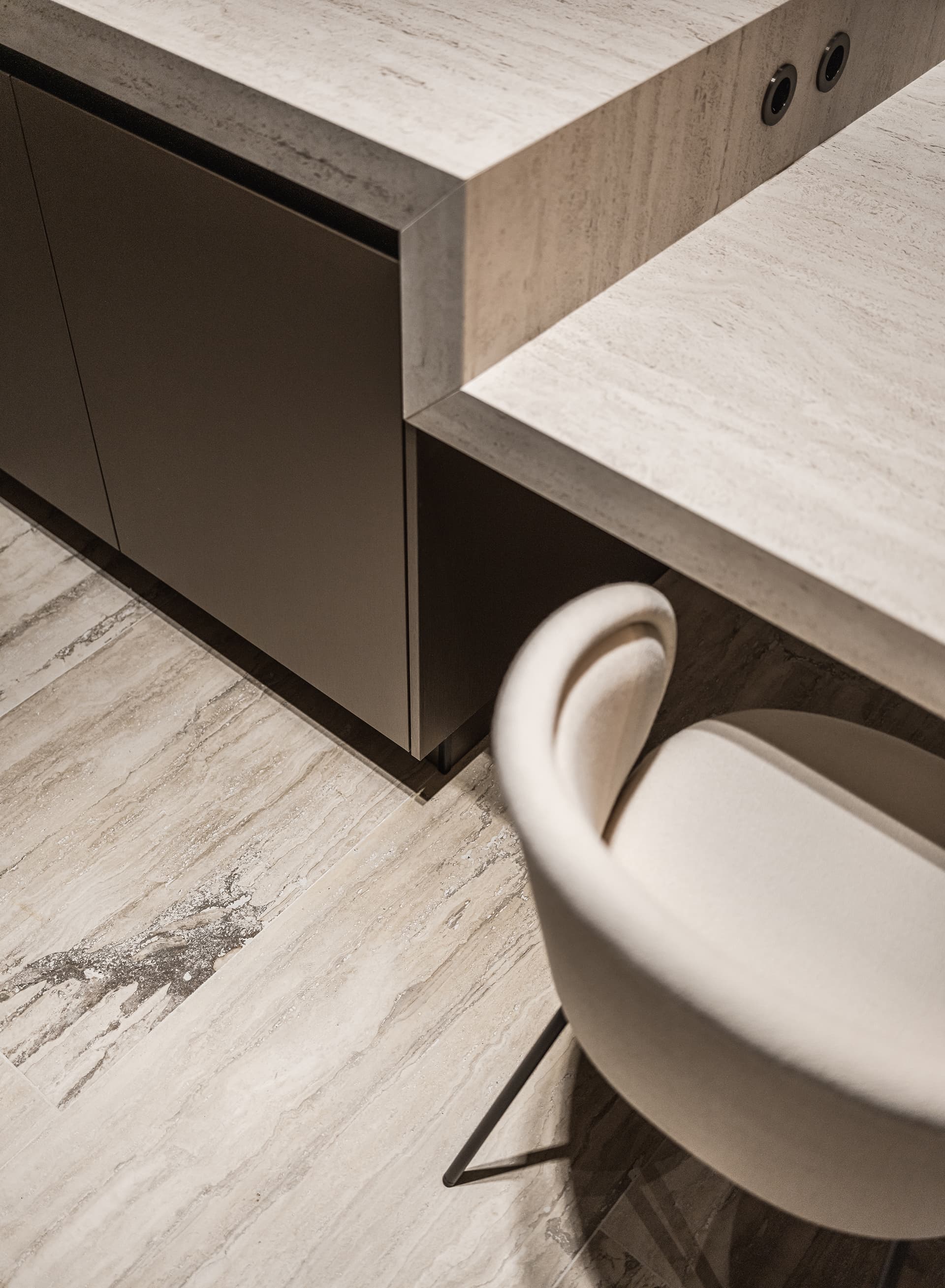 Dekton werkblad doorlopend in eettafel
